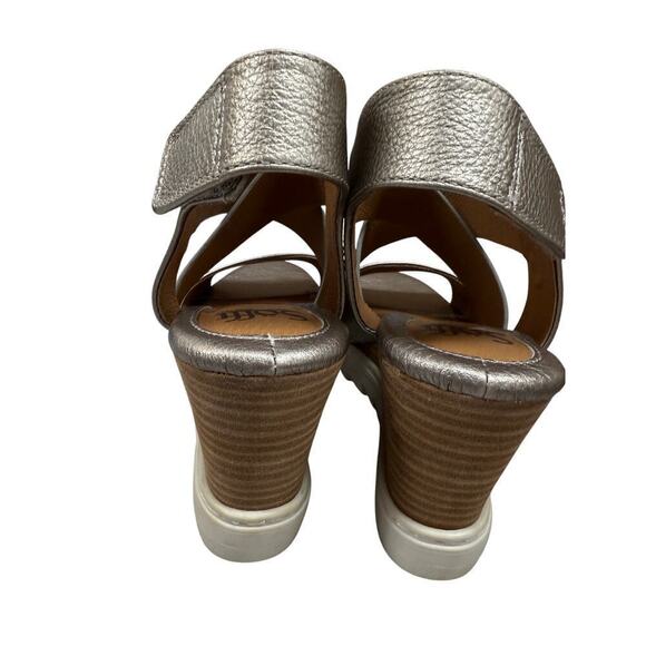 SOFFT uxley sandal in Metallic Gold/Silver Leather Wedge Soles SZ 9M